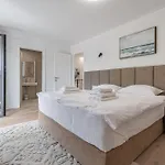 New! Luxury Carlotte With 11m Pool Vila Poreč