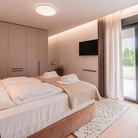 New! Luxury Carlotte With 11m Pool