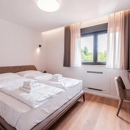 Villa New! Luxury Carlotte With 11m Pool Poreč