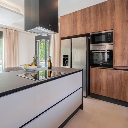 Villa New! Luxury Carlotte With 11m Pool