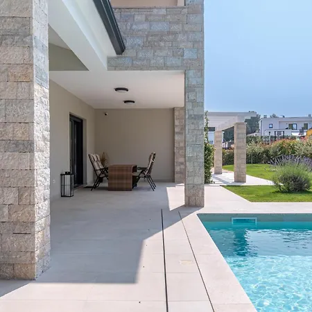 New! Luxury Carlotte With 11m Pool * Poreč