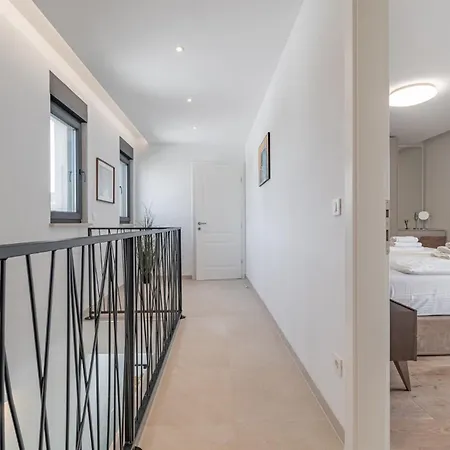 Villa New! Luxury Carlotte With 11m Pool Poreč