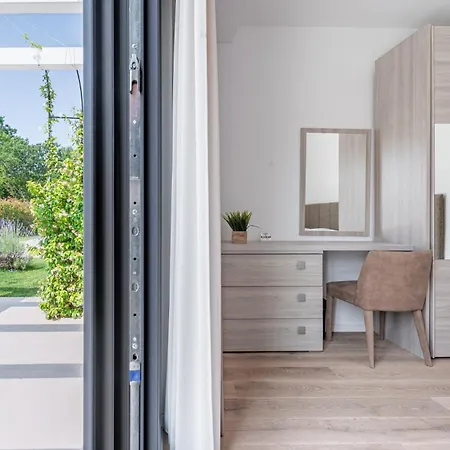 New! Luxury Carlotte With 11m Pool * Poreč