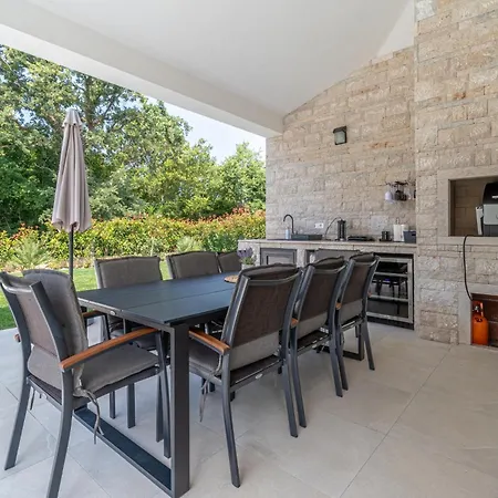 New! Luxury Carlotte With 11m Pool Villa