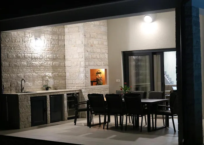 Βίλα New! Luxury Carlotte With 11m Pool *