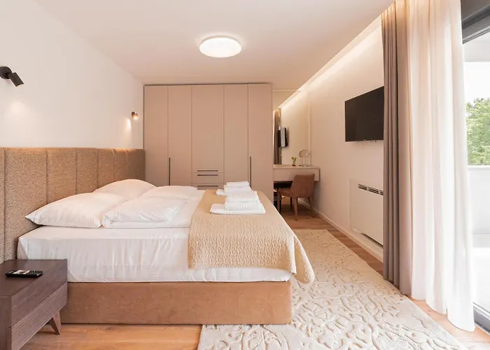 New! Luxury Carlotte With 11m Pool *