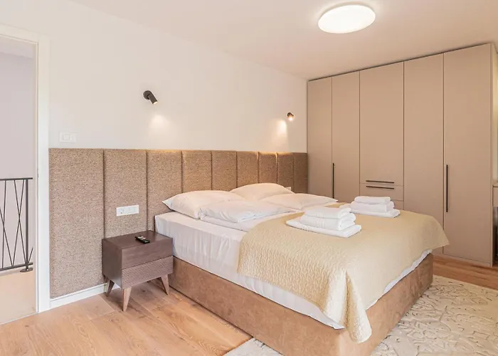 New! Luxury Carlotte With 11m Pool Βίλα Πόρετς