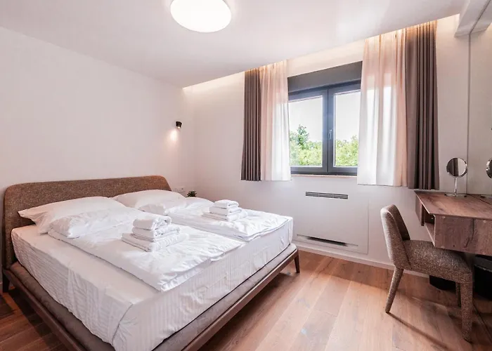 Βίλα New! Luxury Carlotte With 11m Pool Πόρετς