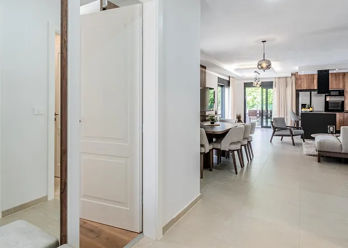 New! Luxury Carlotte With 11m Pool * Πόρετς