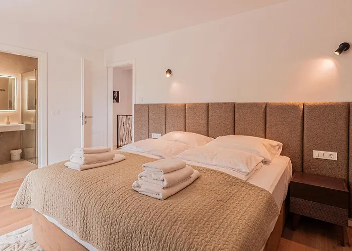 New! Luxury Carlotte With 11m Pool