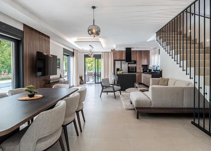 New! Luxury Carlotte With 11m Pool Βίλα