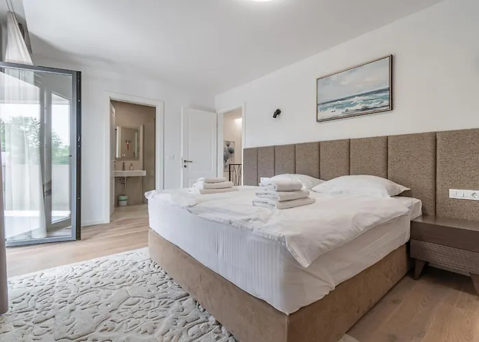 New! Luxury Carlotte With 11m Pool Βίλα Πόρετς