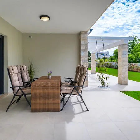 Villa New 2024! Luxury Carlotte With 11m Pool Porec