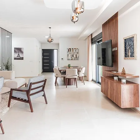 New 2024! Luxury Carlotte With 11m Pool Villa Porec