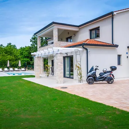 New 2024! Luxury Carlotte With 11m Pool Porec