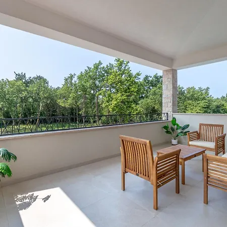 Villa New! Luxury Carlotte With 11m Pool Poreč