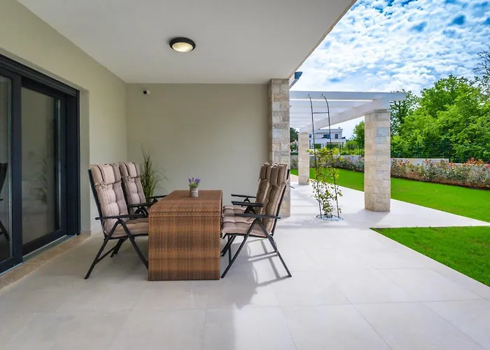 Villa New! Luxury Carlotte With 11m Pool Porec